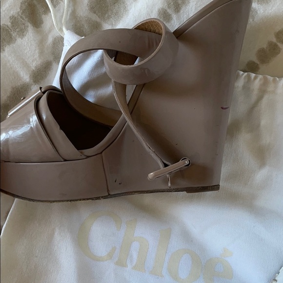Chloe taupe patent buckle wedges - Picture 5 of 12